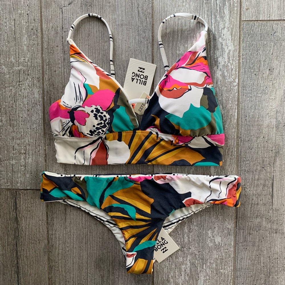 🔥🔥BILLABONG - REVERSIBLE FLORAL DAY BIKINI🔥🔥 - Picture 5 of 8